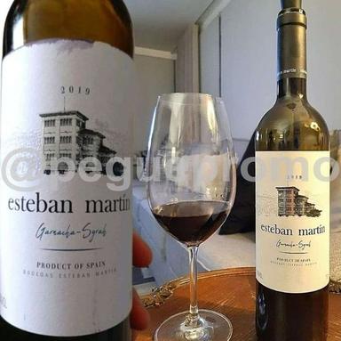 Bodegas Esteban Martin Vinho Tinto Esteban Martín D.O.P. Cariñena Garnacha Syrah Tinto 750 Ml Garnacha